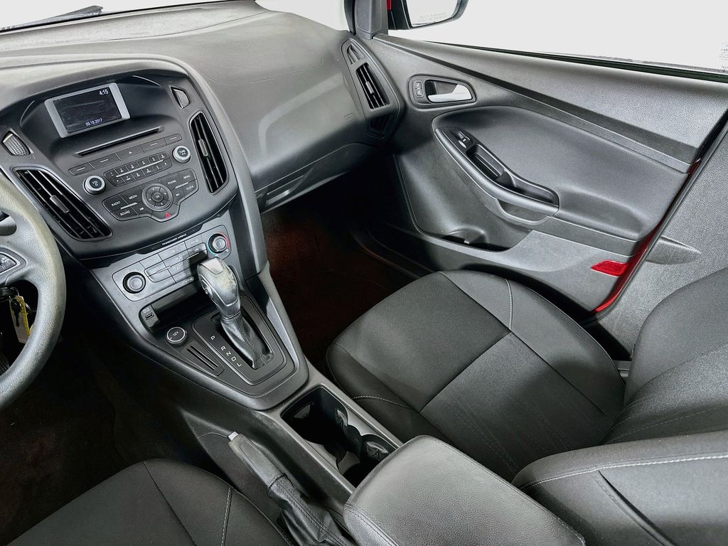 Thumbnail: 2016 Ford Focus - 13
