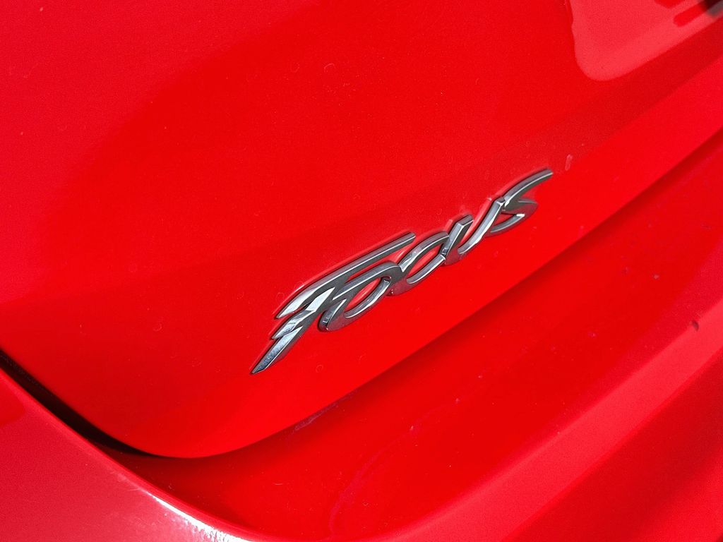 Thumbnail: 2016 Ford Focus - 6