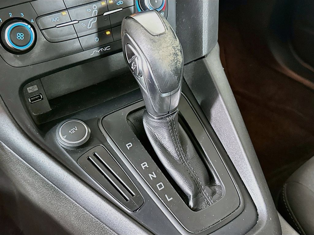 Thumbnail: 2016 Ford Focus - 16