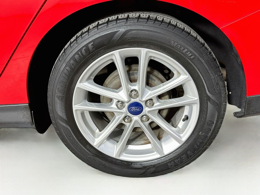 Thumbnail: 2016 Ford Focus - 7