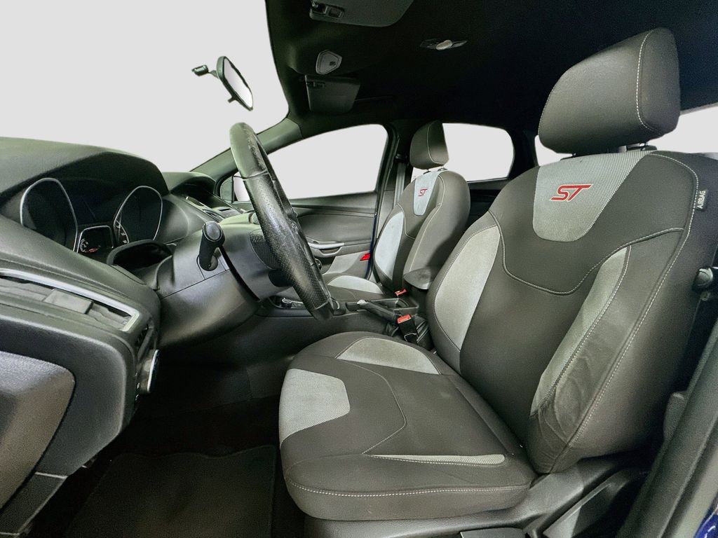 Thumbnail: 2016 Ford Focus - 11