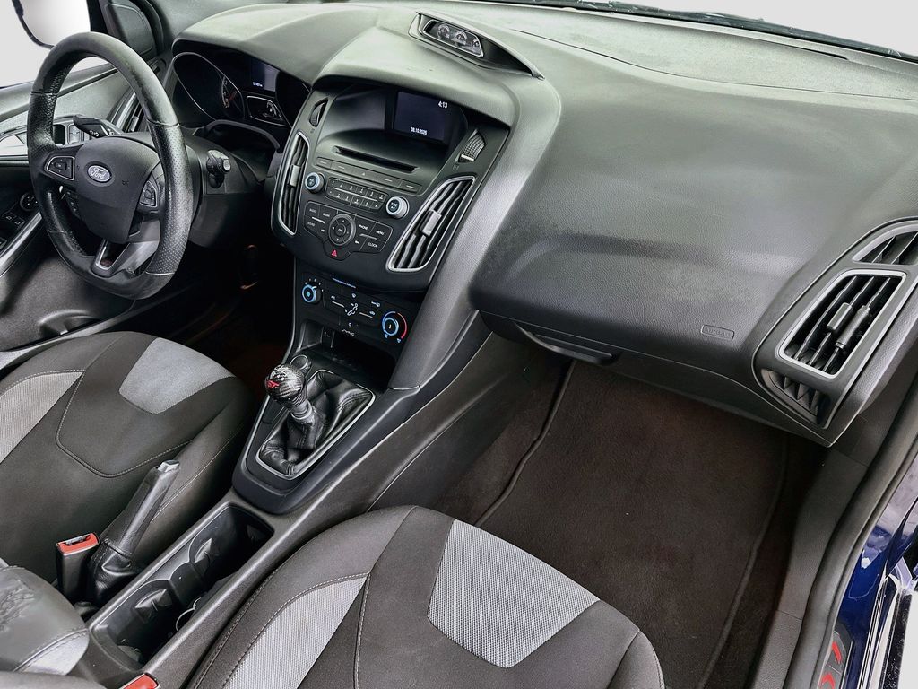 Thumbnail: 2016 Ford Focus - 31