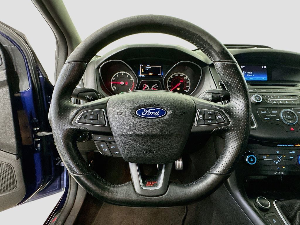 Thumbnail: 2016 Ford Focus - 15