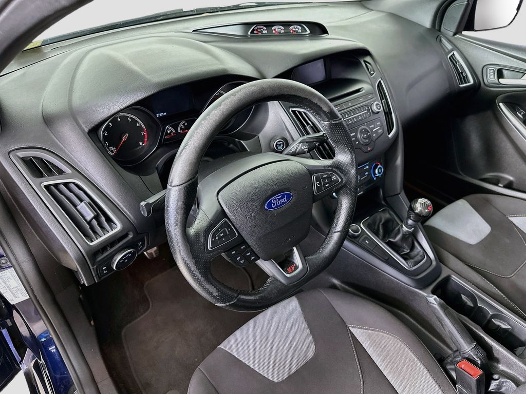 Thumbnail: 2016 Ford Focus - 2