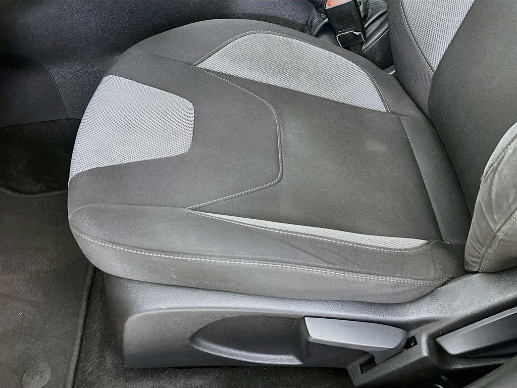 Thumbnail: 2016 Ford Focus - 29