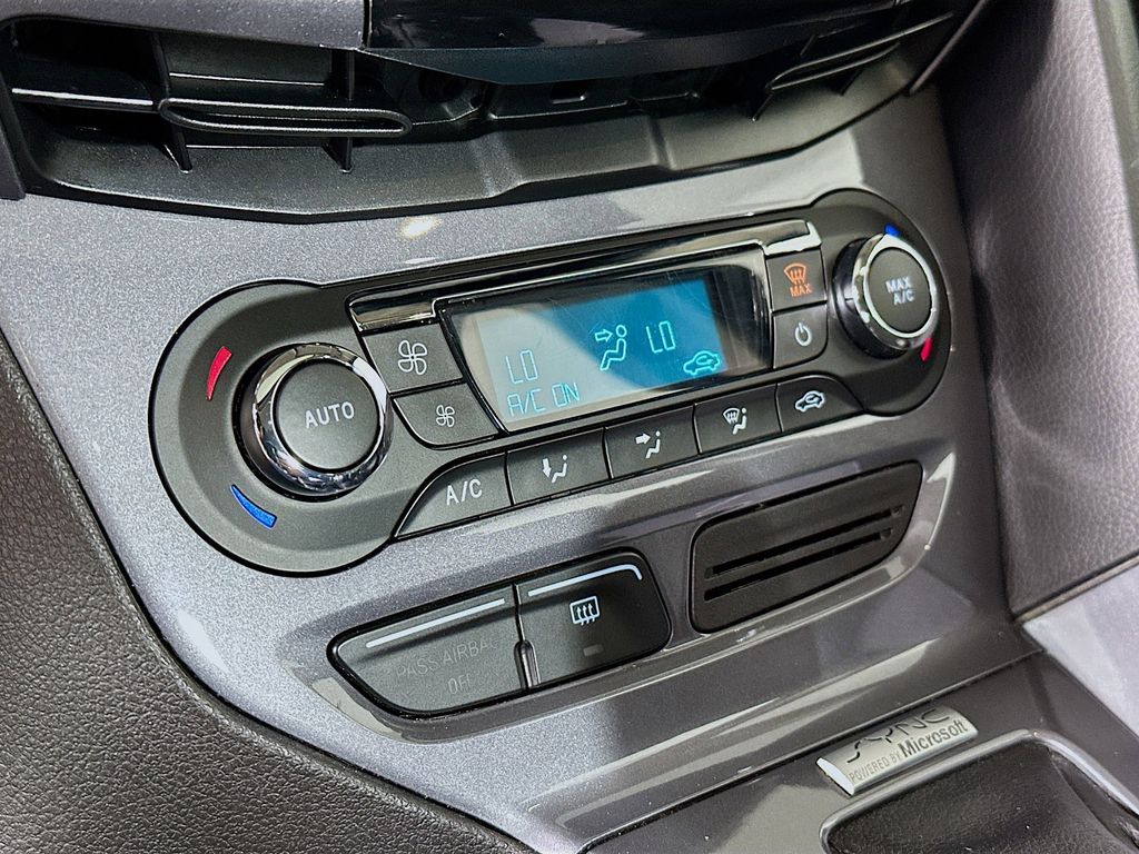 Thumbnail: 2014 Ford Focus - 22