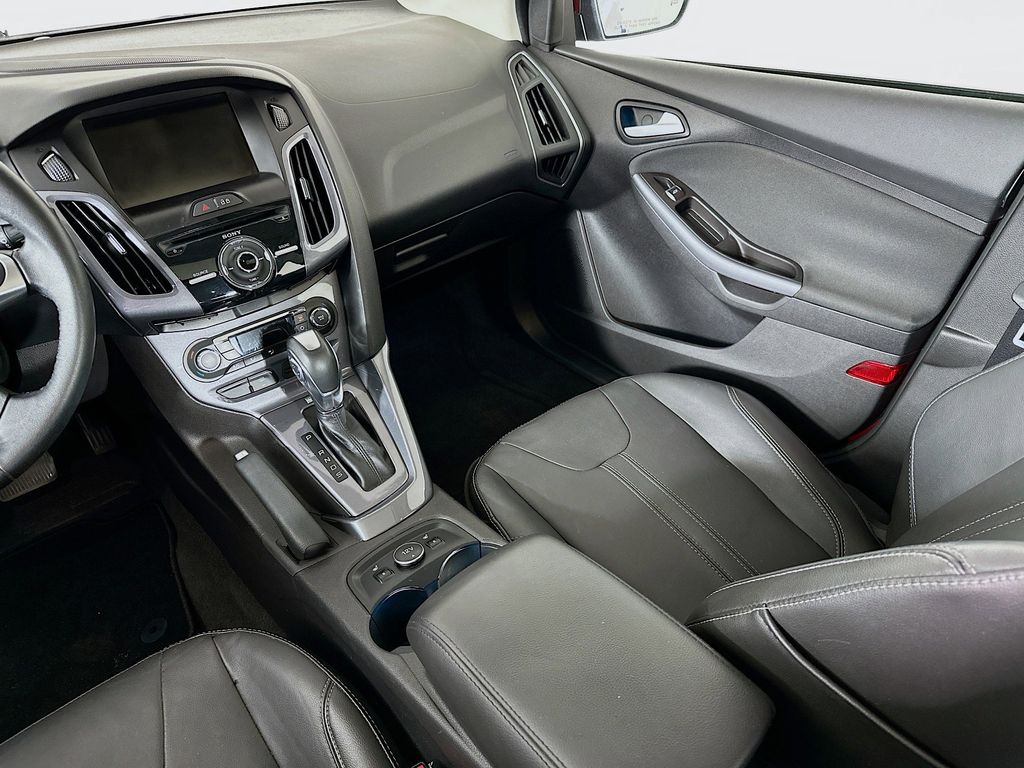 Thumbnail: 2014 Ford Focus - 14