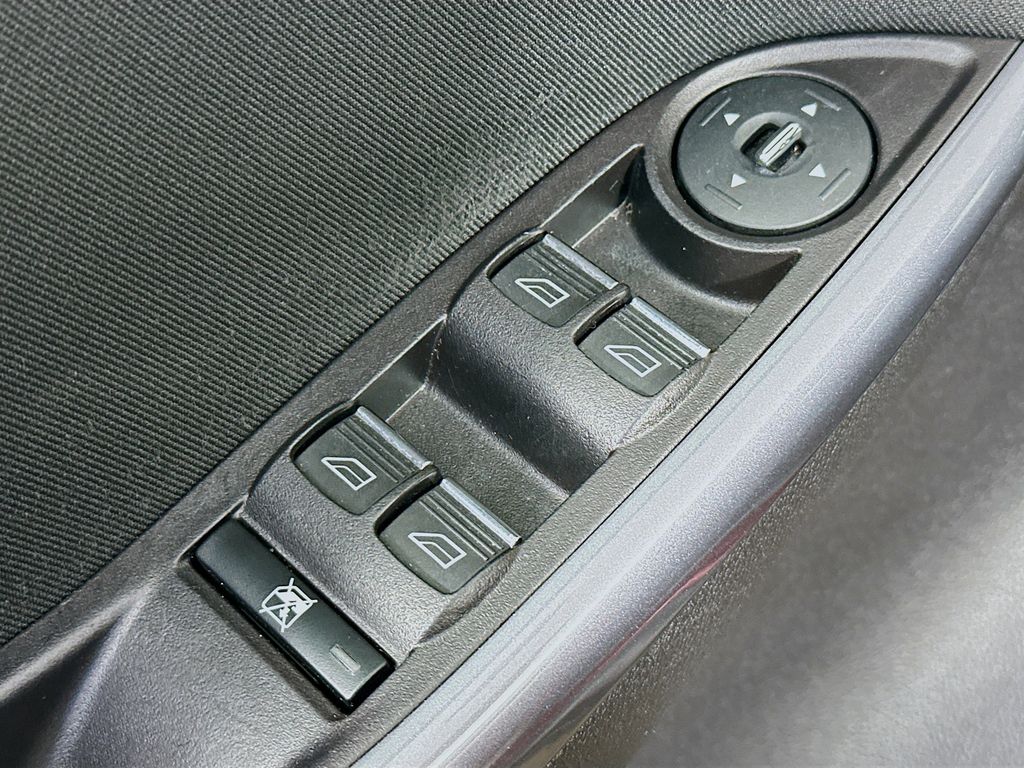 Thumbnail: 2014 Ford Focus - 28