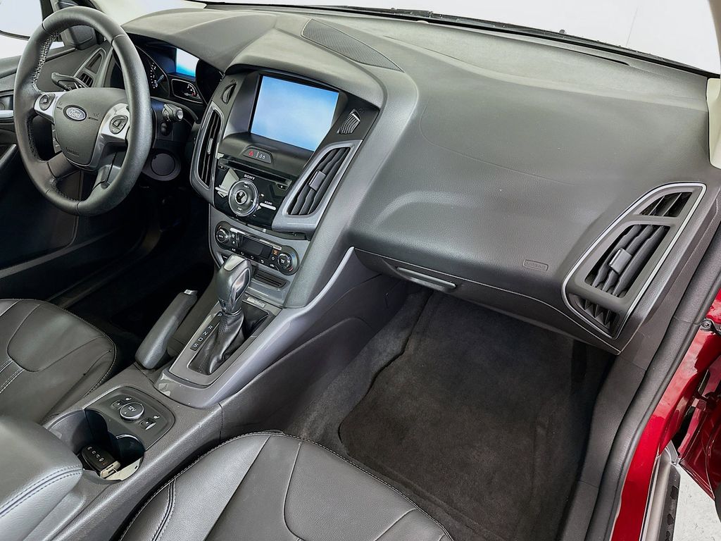 Thumbnail: 2014 Ford Focus - 33