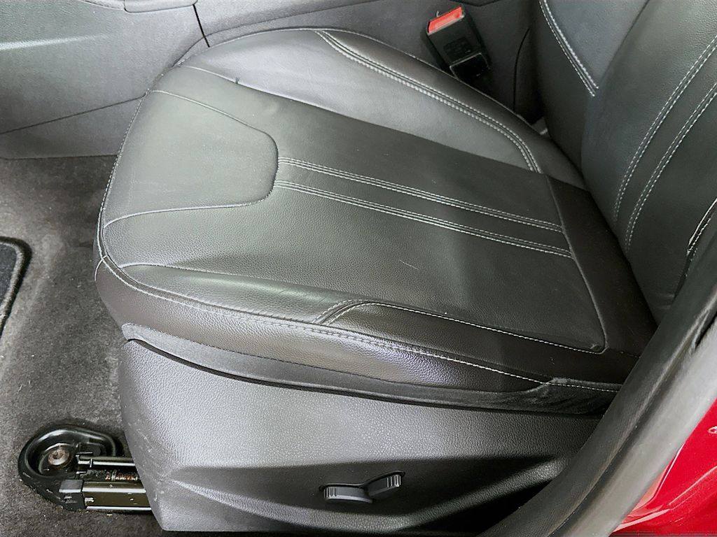 Thumbnail: 2014 Ford Focus - 29
