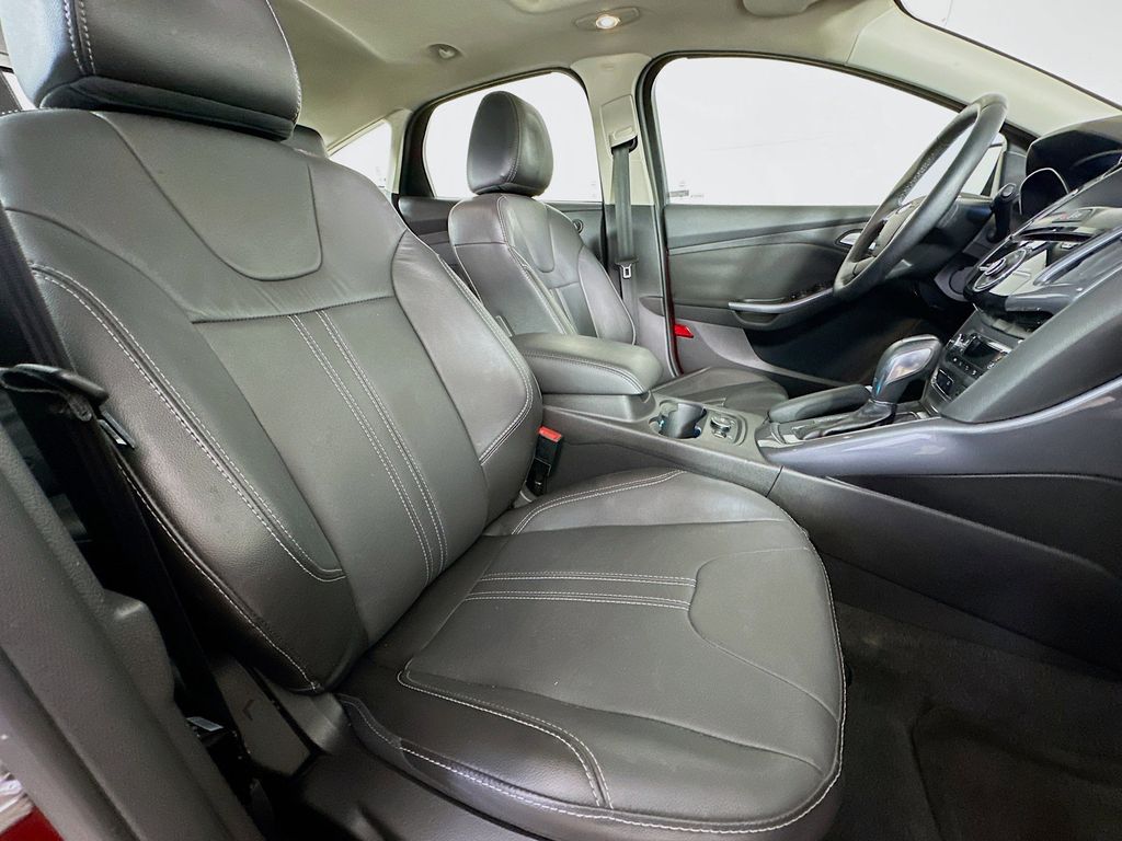 Thumbnail: 2014 Ford Focus - 12