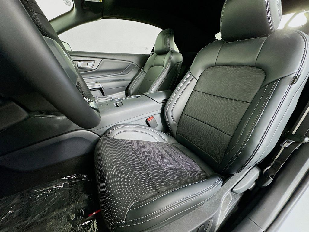 Thumbnail: 2025 Ford Mustang - 10