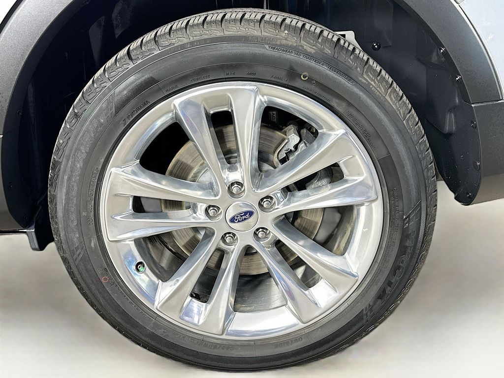 Thumbnail: 2019 Ford Explorer - 8