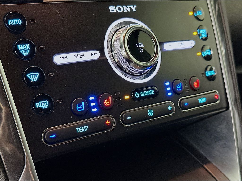 Thumbnail: 2019 Ford Explorer - 23