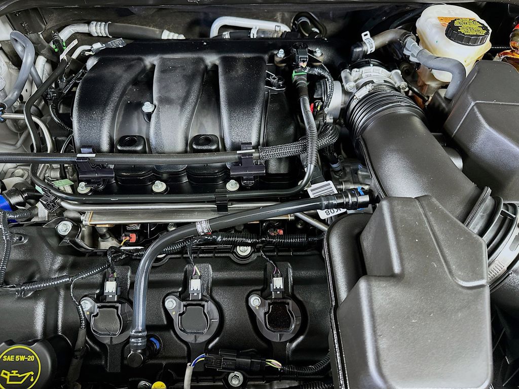 Thumbnail: 2019 Ford Explorer - 9