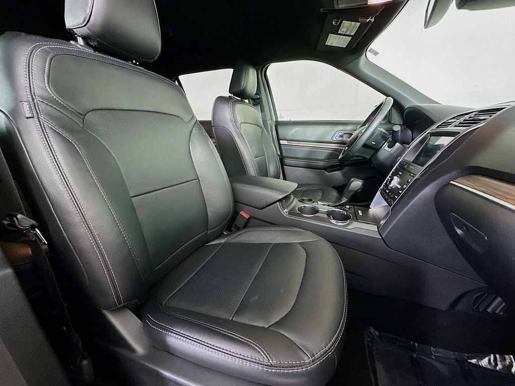 Thumbnail: 2019 Ford Explorer - 12