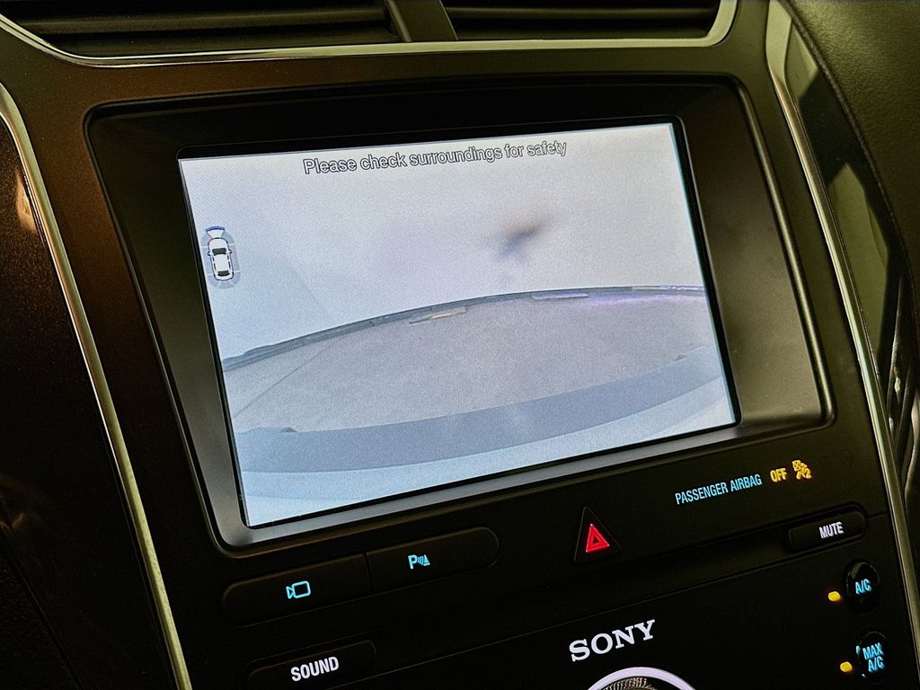 Thumbnail: 2019 Ford Explorer - 30