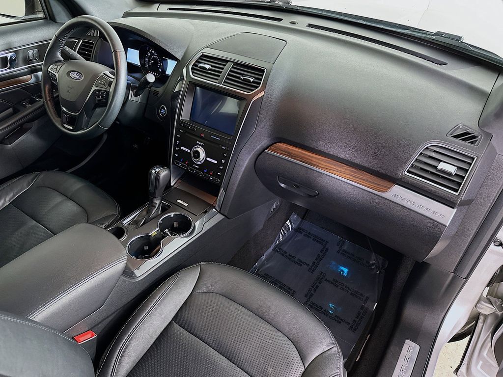 Thumbnail: 2019 Ford Explorer - 34