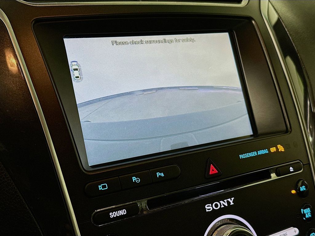 Thumbnail: 2016 Ford Explorer - 28