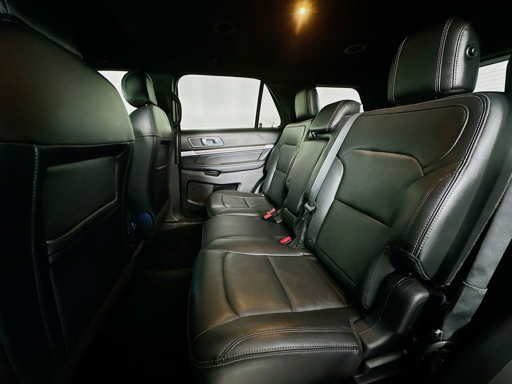 Thumbnail: 2016 Ford Explorer - 12