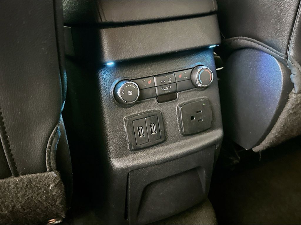 Thumbnail: 2016 Ford Explorer - 21