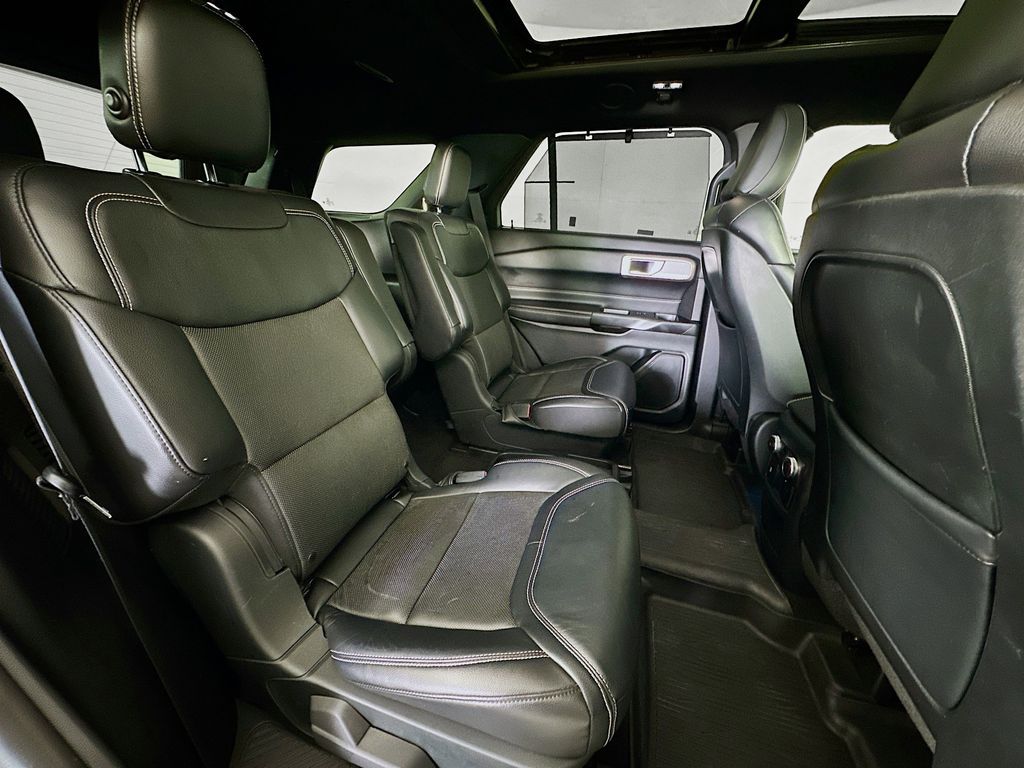 Thumbnail: 2020 Ford Explorer - 34