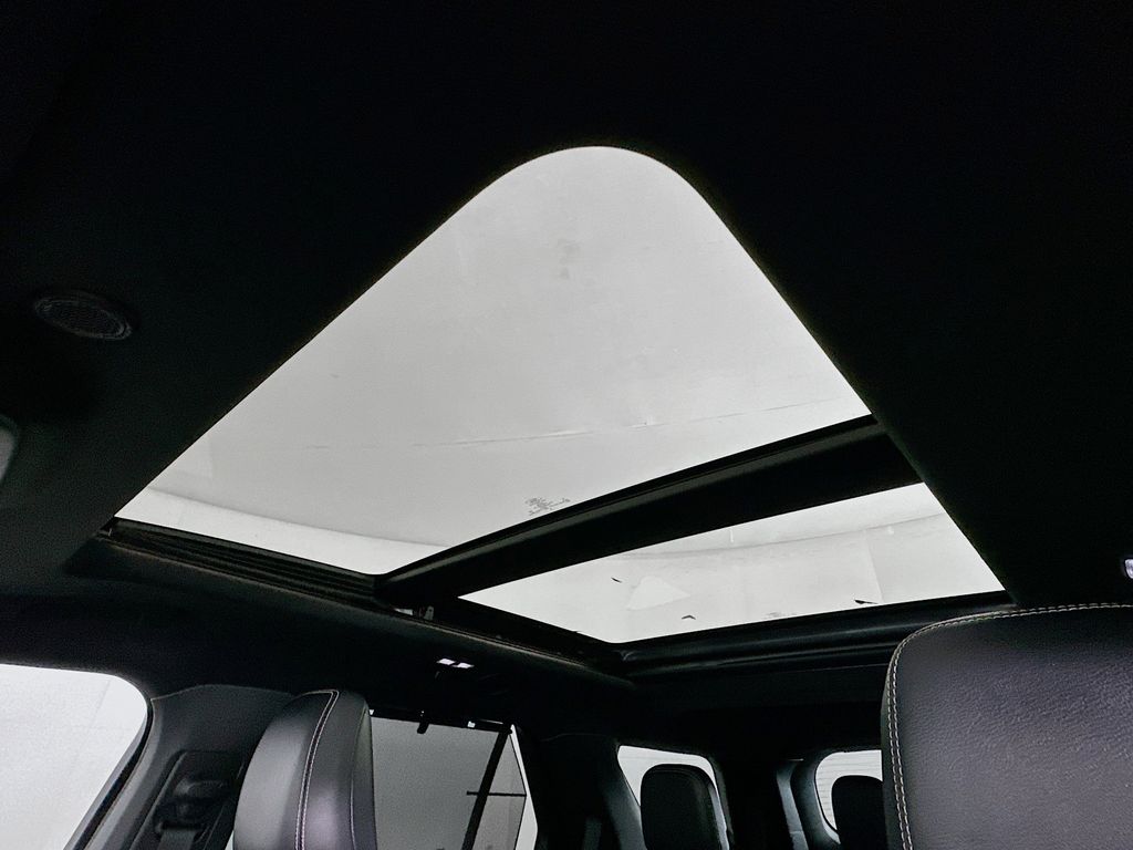 Thumbnail: 2020 Ford Explorer - 32