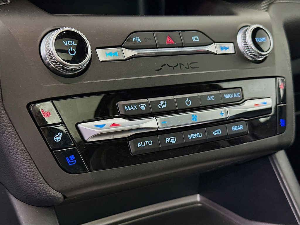 Thumbnail: 2020 Ford Explorer - 22