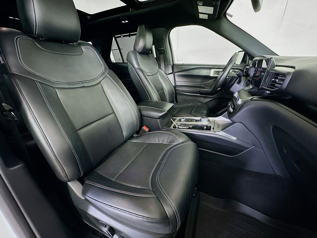 Thumbnail: 2020 Ford Explorer - 12