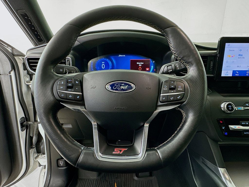 Thumbnail: 2020 Ford Explorer - 15