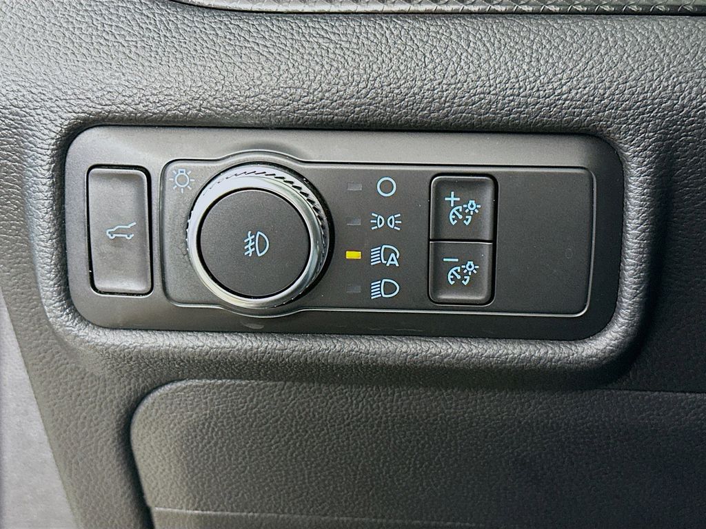 Thumbnail: 2020 Ford Explorer - 27