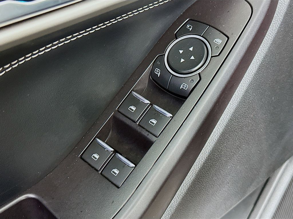 Thumbnail: 2020 Ford Explorer - 30