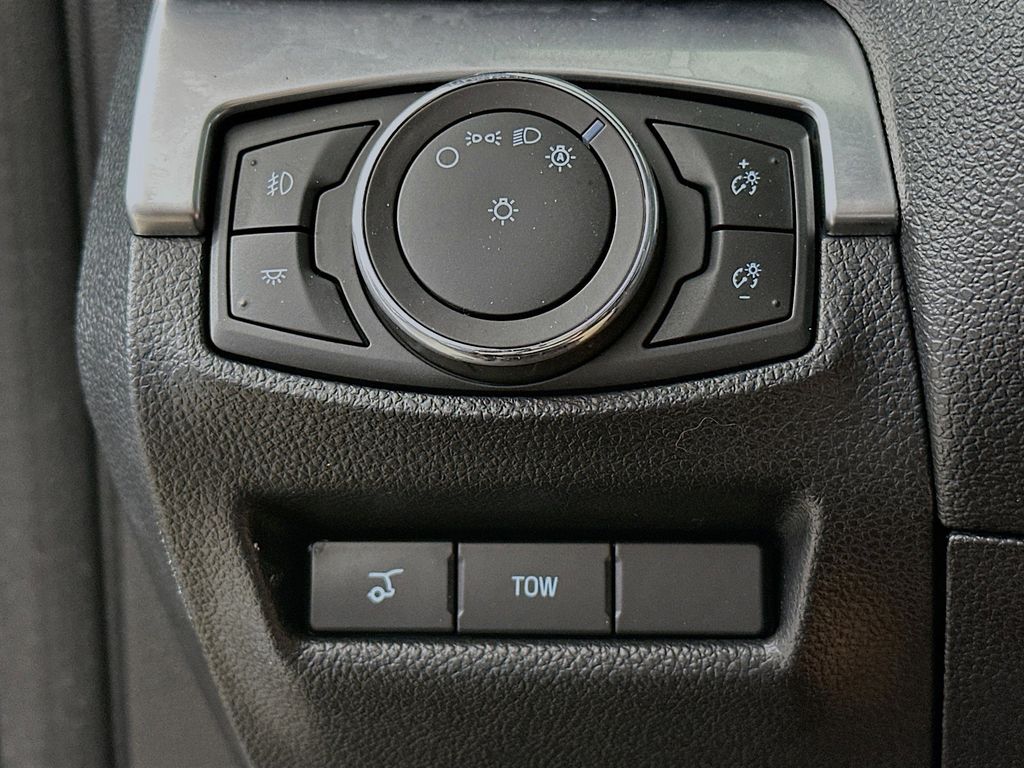Thumbnail: 2018 Ford Explorer - 27