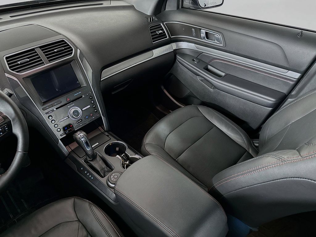 Thumbnail: 2018 Ford Explorer - 14