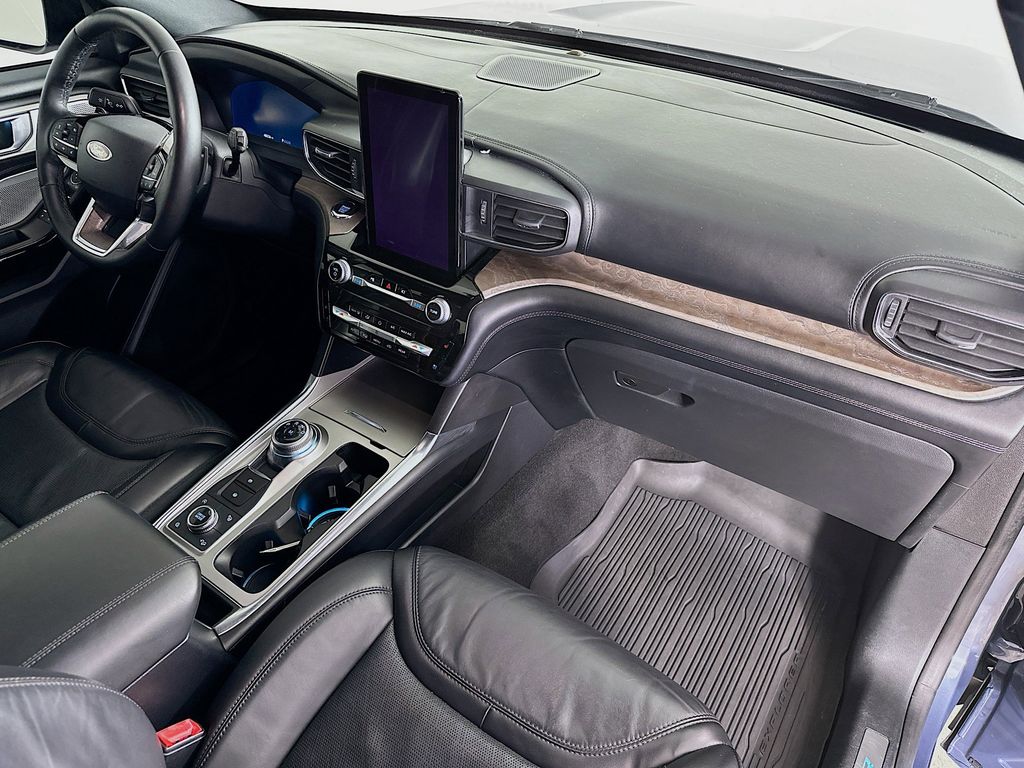 Thumbnail: 2021 Ford Explorer - 34