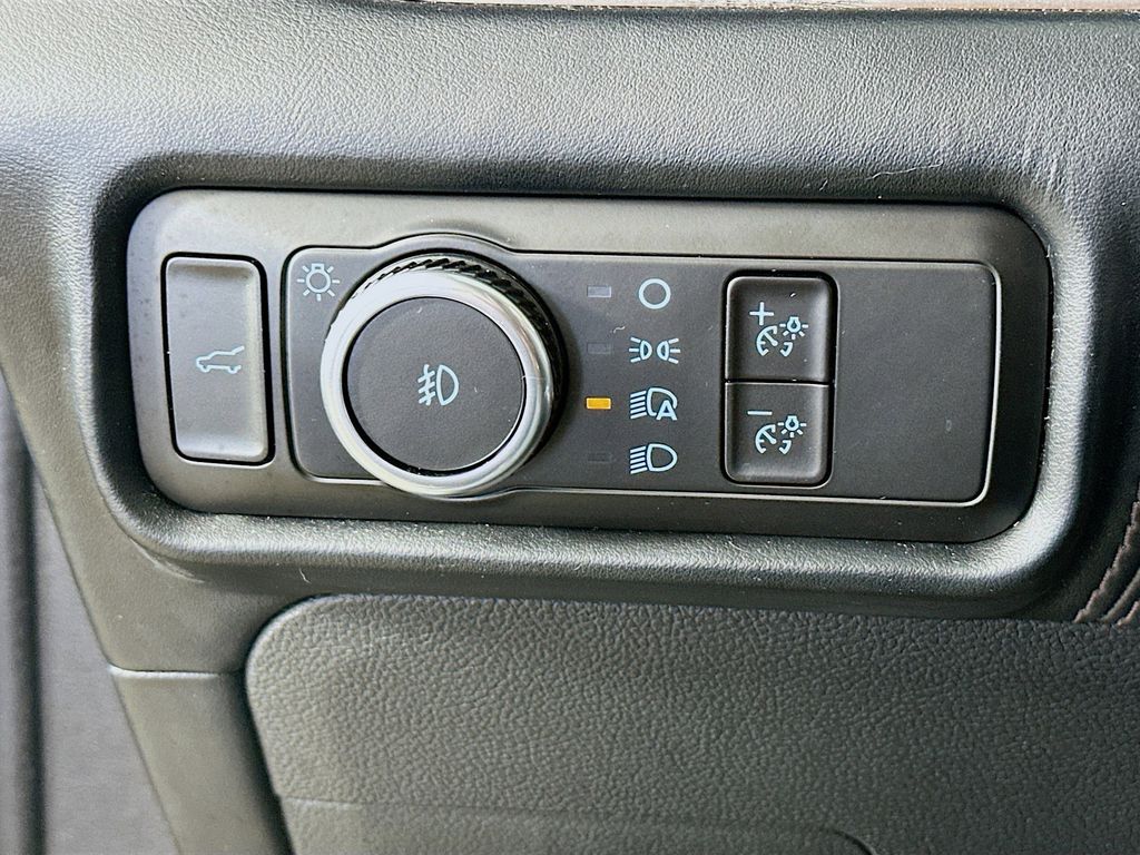 Thumbnail: 2021 Ford Explorer - 27