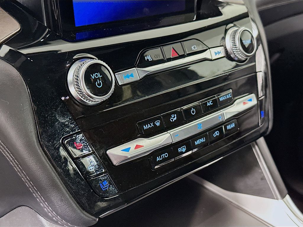 Thumbnail: 2021 Ford Explorer - 23