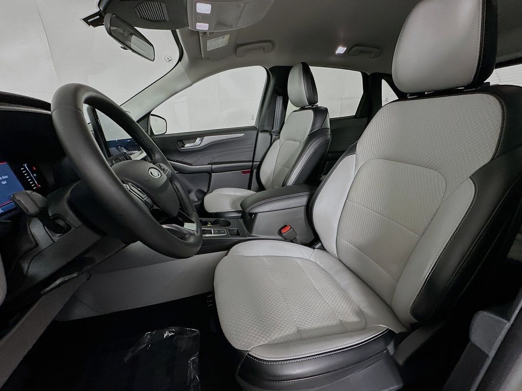 Thumbnail: 2024 Ford Escape - 10