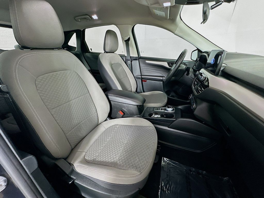 Thumbnail: 2022 Ford Escape - 12