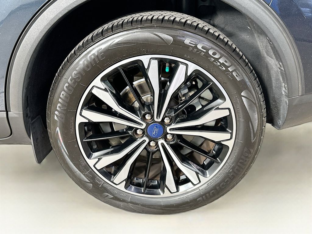 Thumbnail: 2022 Ford Escape - 8