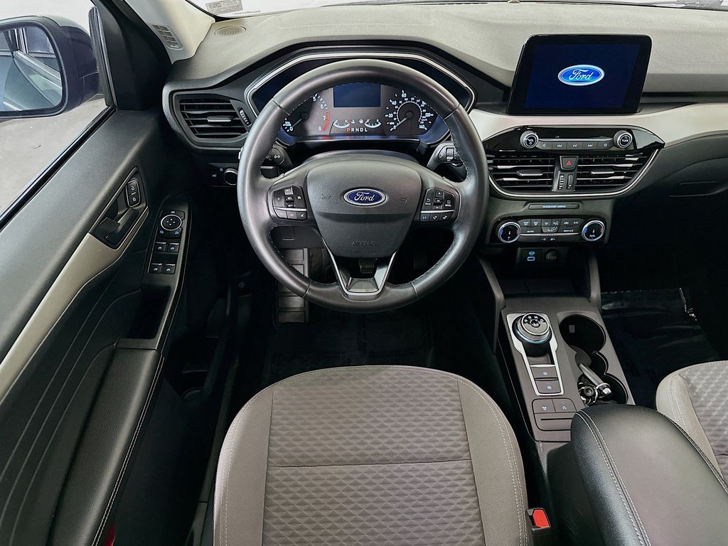 Thumbnail: 2022 Ford Escape - 10