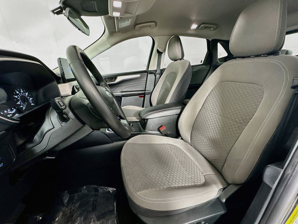 Thumbnail: 2022 Ford Escape - 11