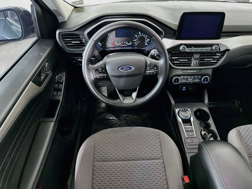 Thumbnail: 2022 Ford Escape - 10
