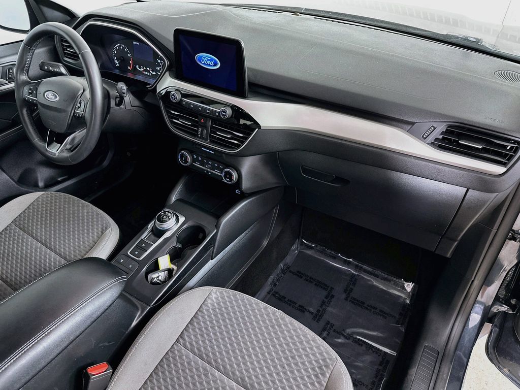 Thumbnail: 2022 Ford Escape - 15