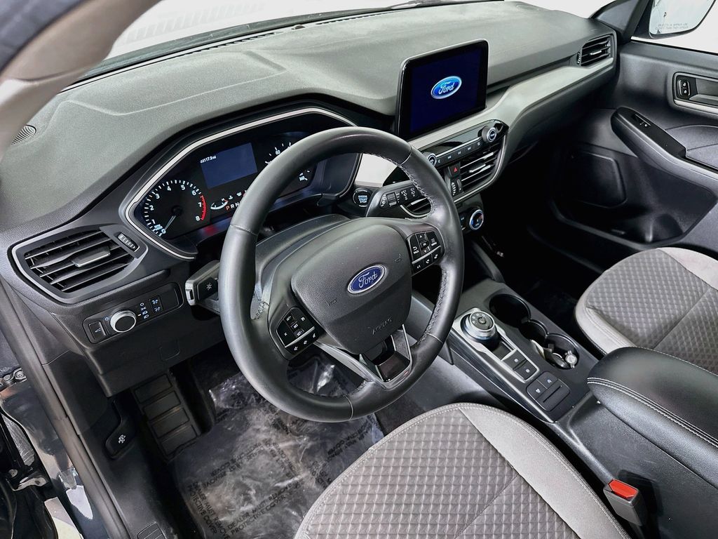 Thumbnail: 2022 Ford Escape - 2