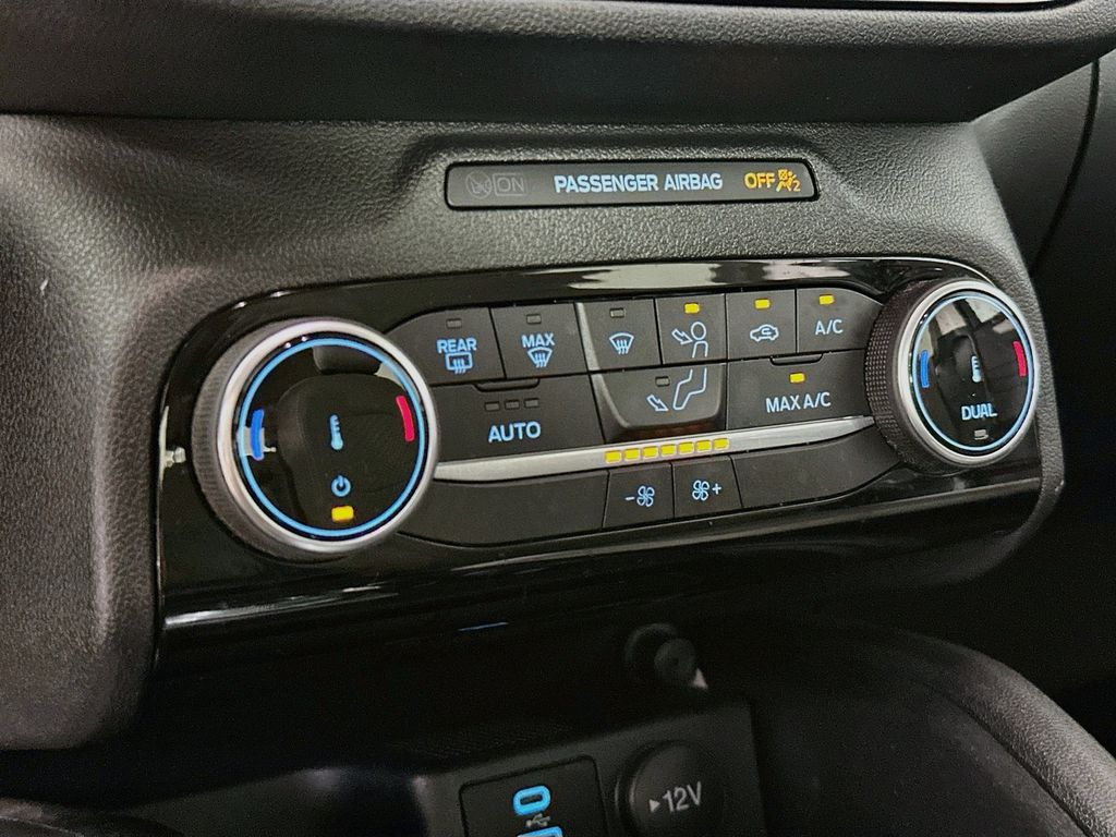Thumbnail: 2022 Ford Escape - 23