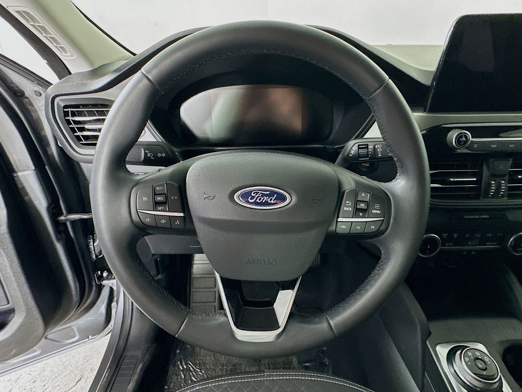 Thumbnail: 2023 Ford Escape - 15