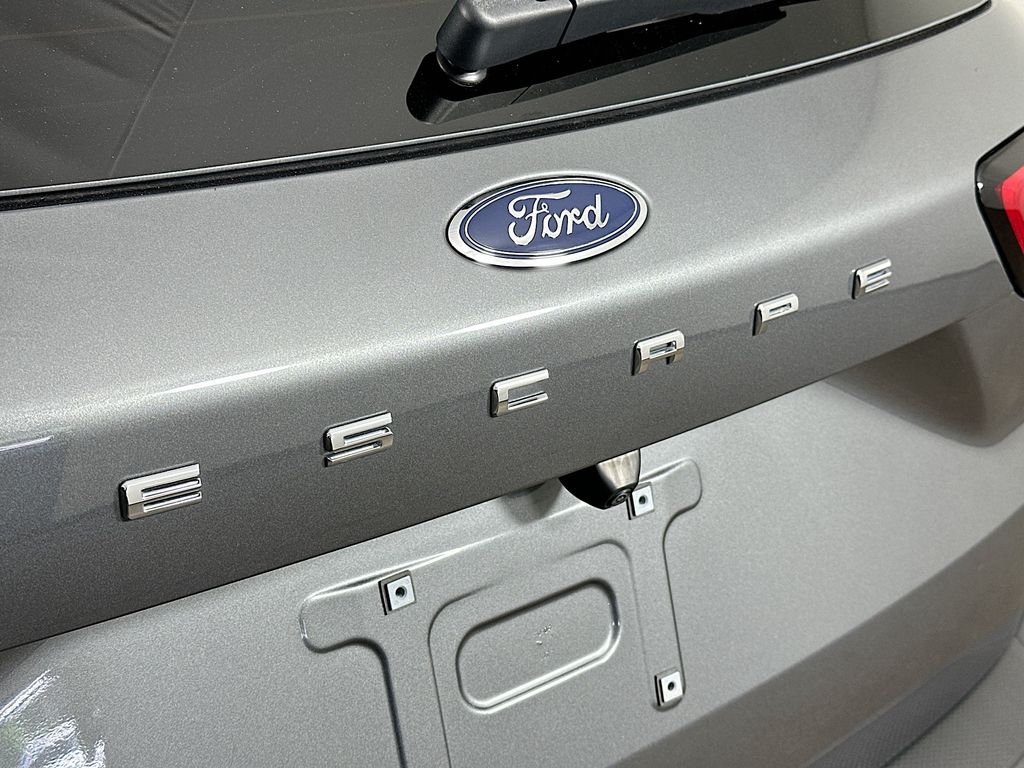 Thumbnail: 2023 Ford Escape - 7