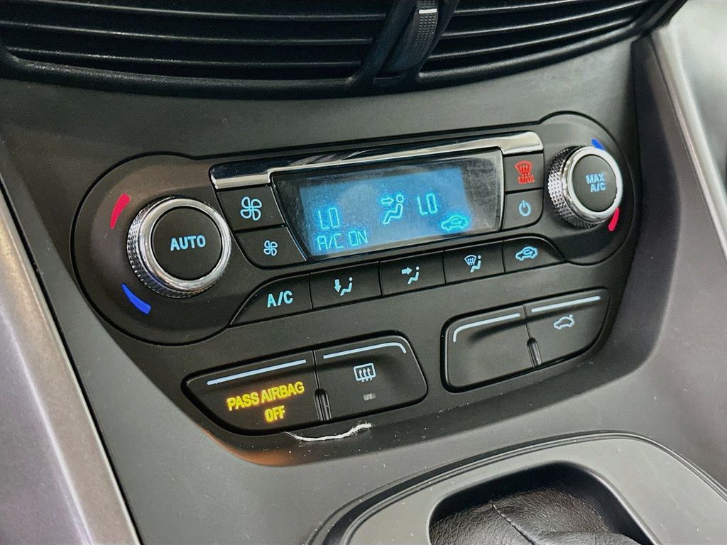 Thumbnail: 2015 Ford Escape - 22