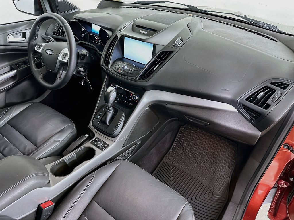 Thumbnail: 2015 Ford Escape - 32